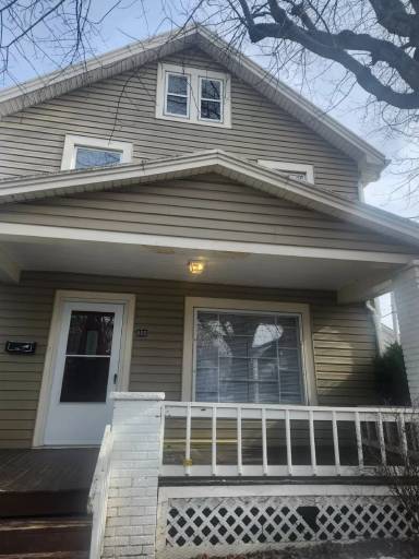 Main picture of 800 Smith Ave NW