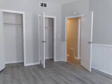 Main picture of 11 Elberon Pl