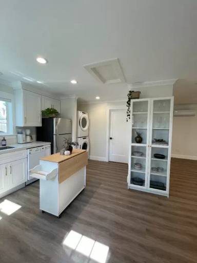 Main picture of 2988 Dorothy Dr