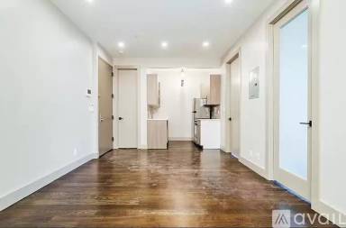 Main picture of 85 Stanhope St