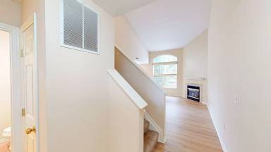 Main picture of 5123 Vinings Blvd