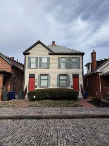 Main picture of 458 E Sycamore St