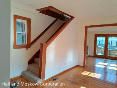 Main picture of 176 Merrimac St