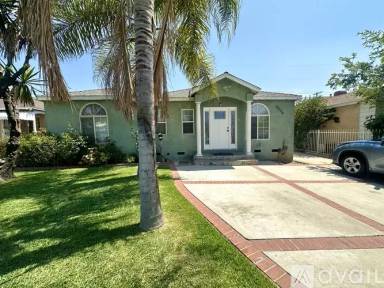 Main picture of 8026 Hinds Ave