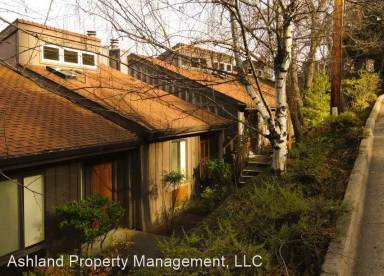Main picture of 323 Ravenwood Pl