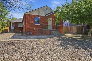 Main picture of 734 Albion St