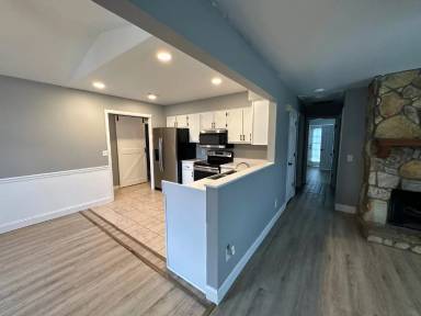 Main picture of 21 South Lake Dr