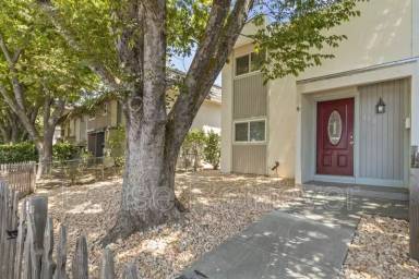 Main picture of 850 Sequoia Blvd