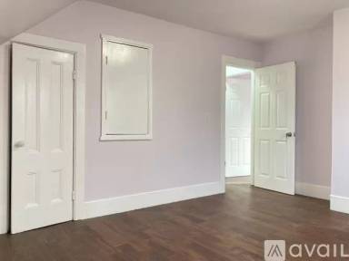 Main picture of 100 S Walnut St