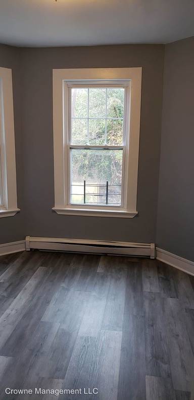 Main picture of 276 Summer Ave