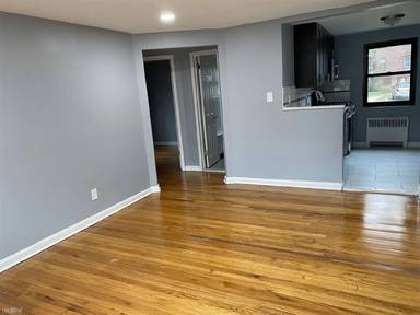 Main picture of 487 Boulevard