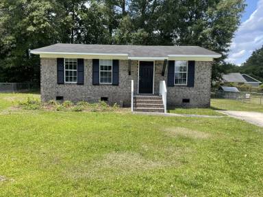 Main picture of 2630 Lincoln Park Dr