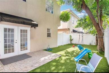 Main picture of 133 S Arrawana Ave