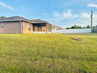 Main picture of 1442 Deming Dr SE