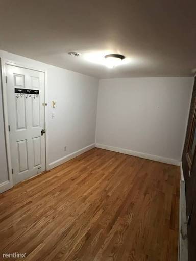 Main picture of 17 Boston St