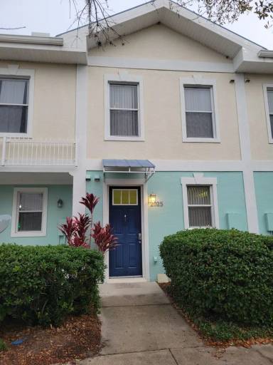 Main picture of 2025 Piedmont Ln