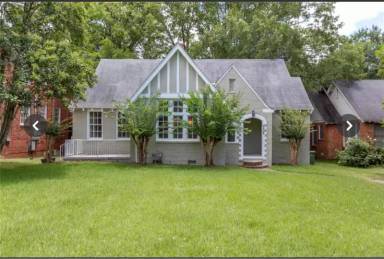 Main picture of 2405 College St