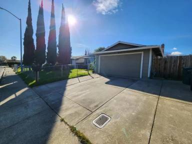 Main picture of 735 Wedgewood Dr