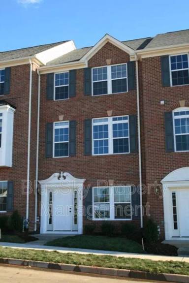 Main picture of 2415 Abington Dr
