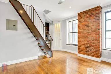 Main picture of 234 Mott St