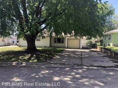 Main picture of 604 Cedar St