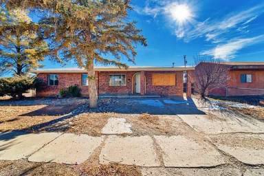 Main picture of 733 Truman Ave