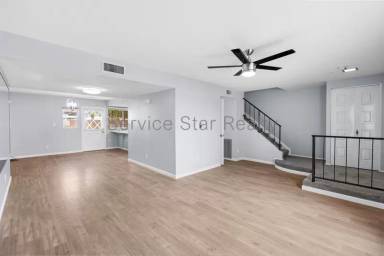 Main picture of 4705 W Northern Ave