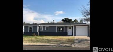 Main picture of 404 E 47th St