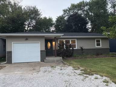 Main picture of 2629 E Grand St