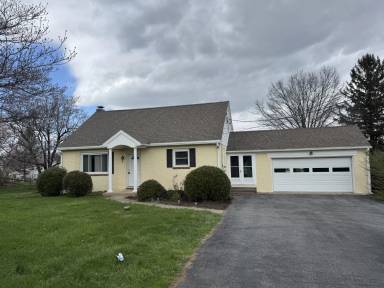 Main picture of 3471 Horseshoe Pike