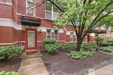 Main picture of 525 Chicago Ave