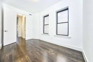 Main picture of 18 West 125th St
