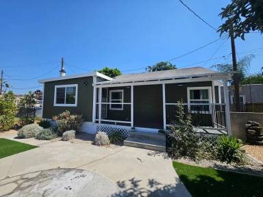 Main picture of 2614 W Chandler Blvd