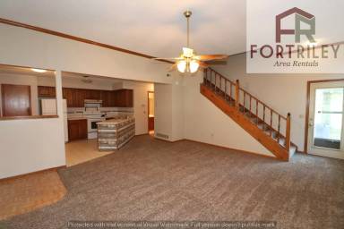 Main picture of 205 Commanche Ct