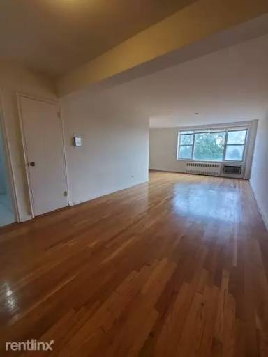 Main picture of 7140 112th St