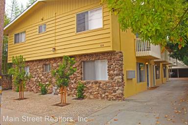 Main picture of 320 Center St