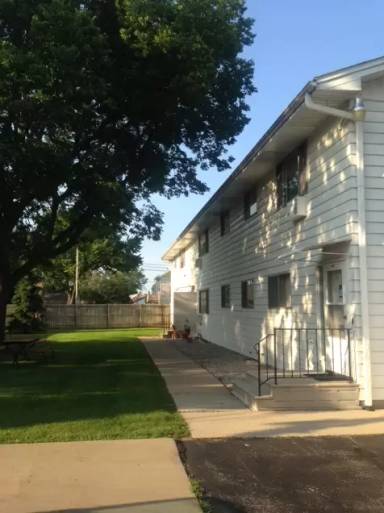 Main picture of 110 S Fisk St