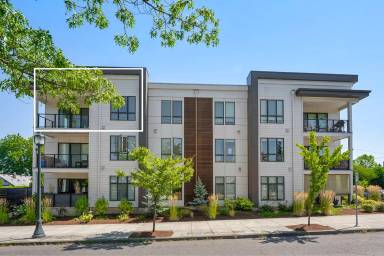 Main picture of 425 NE Bryant St