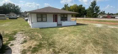 Main picture of 103 SW 2nd St