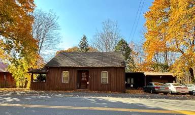 Main picture of 126 Bridge St