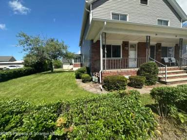 Main picture of 26-28 2nd St