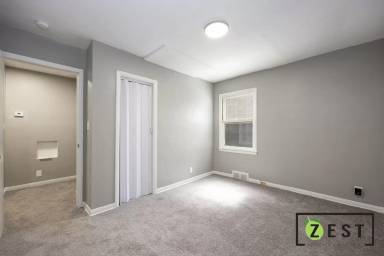 Main picture of 5235 Chatsworth St