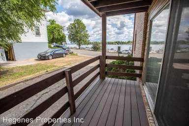 Main picture of 322 Lake St