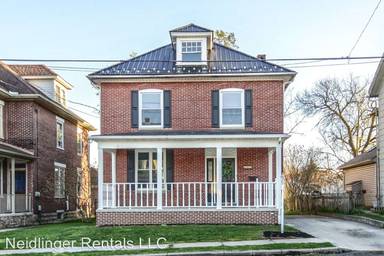 Main picture of 322 W King St