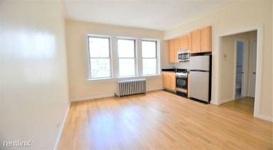 Main picture of 65 W 13th St