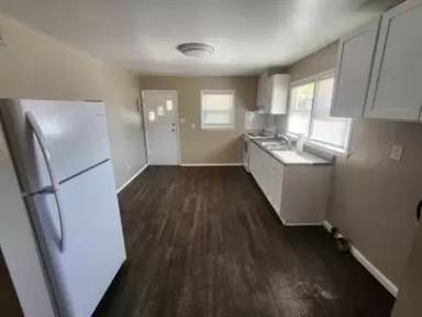 Main picture of 2828 Club Plaza Rd