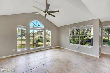 Main picture of 1000 Crystal Way