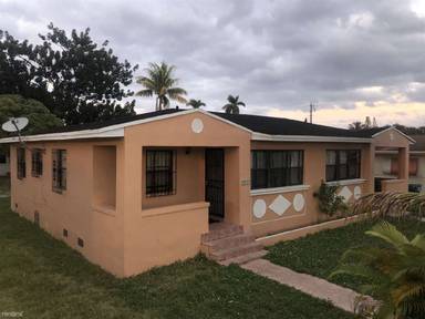 Main picture of 1215 NW 99th St