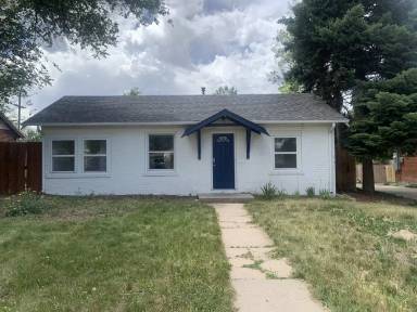 Main picture of 1661 Valentia St