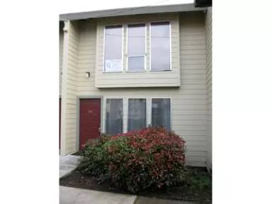 Main picture of 1800 Crater Lake Ave